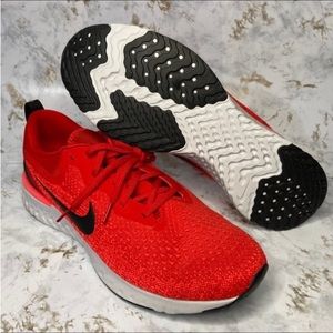 Mens Nike Tennis Shoes size 11